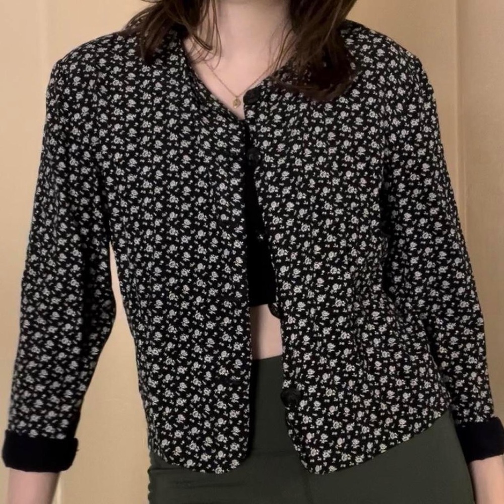 Vintage black and white floral cardigan blouse